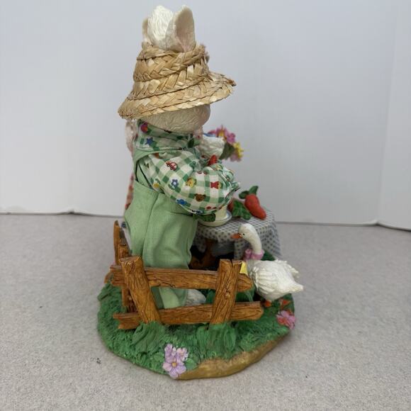 Vintage Fabric Mach's Resin Easter Bunnies Picnic Swinging Set‎ - Picture 6 of 15